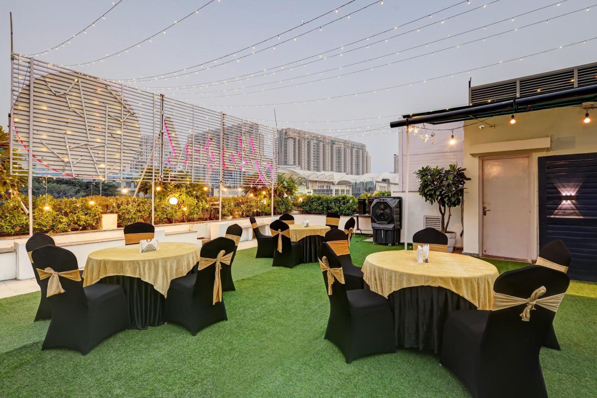 Hotel 91 By VIVID Gurgaon Exterior foto