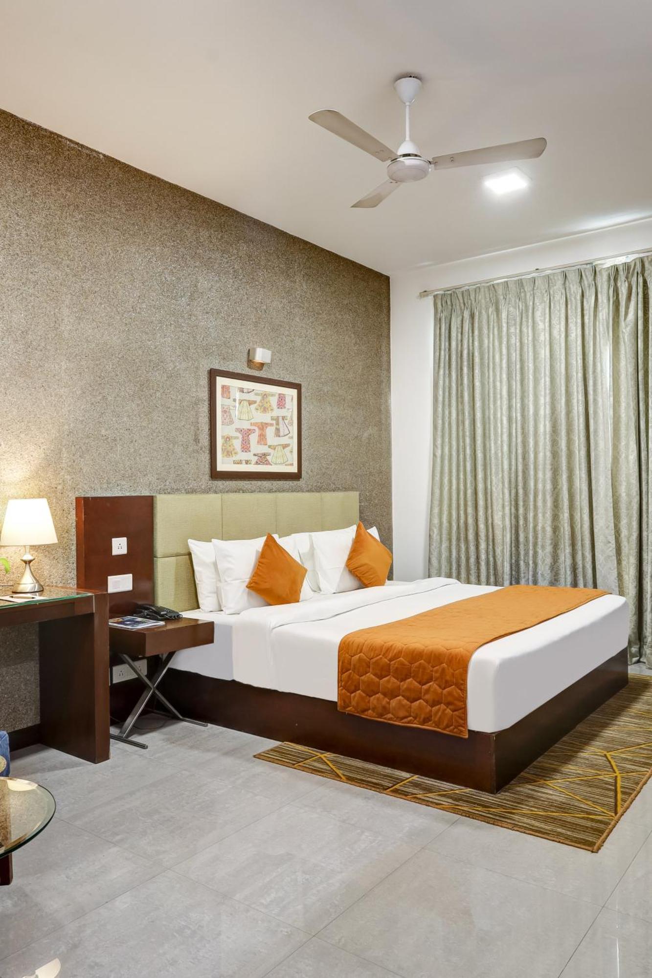 Hotel 91 By VIVID Gurgaon Exterior foto