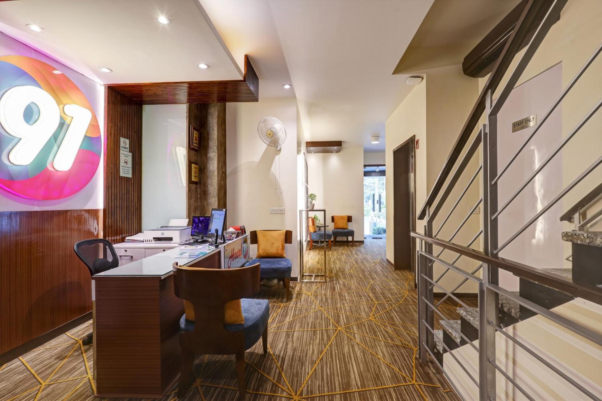Hotel 91 By VIVID Gurgaon Exterior foto